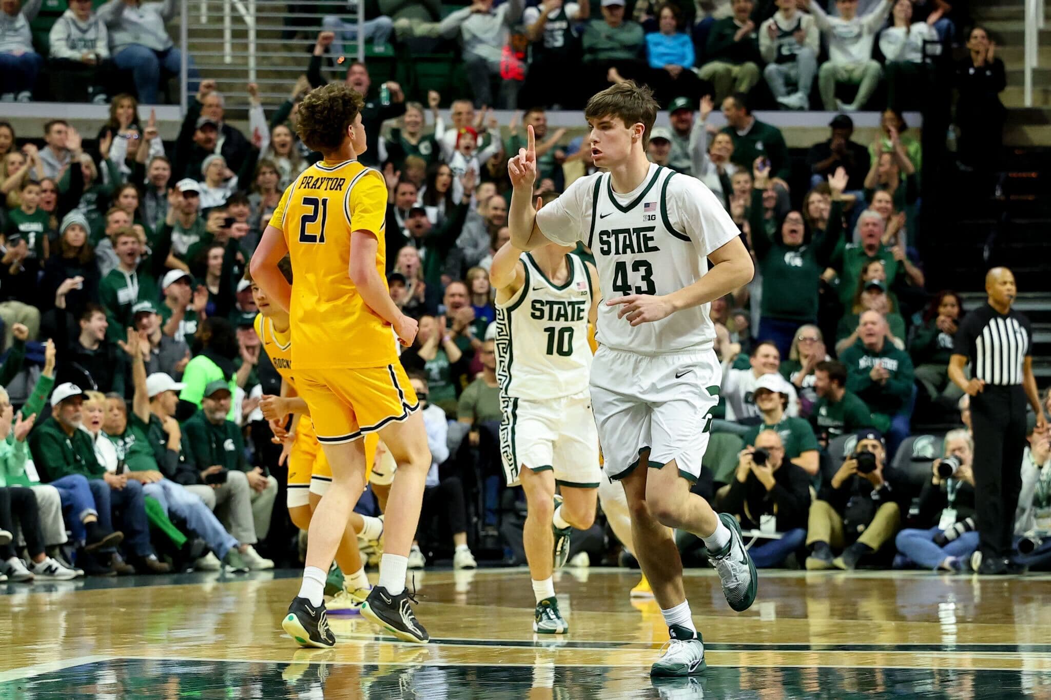 ANALYSIS: Michigan State has the defense of a national title team - now the offense must catch up article image about Carson Cooper