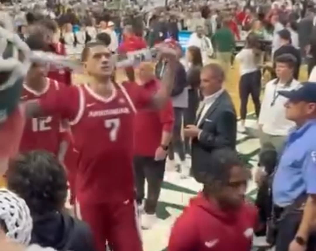 EXCLUSIVE: MSU student on the receiving end of Arkansas' Brazile's towel speaks out article image about Arkansas Basketball