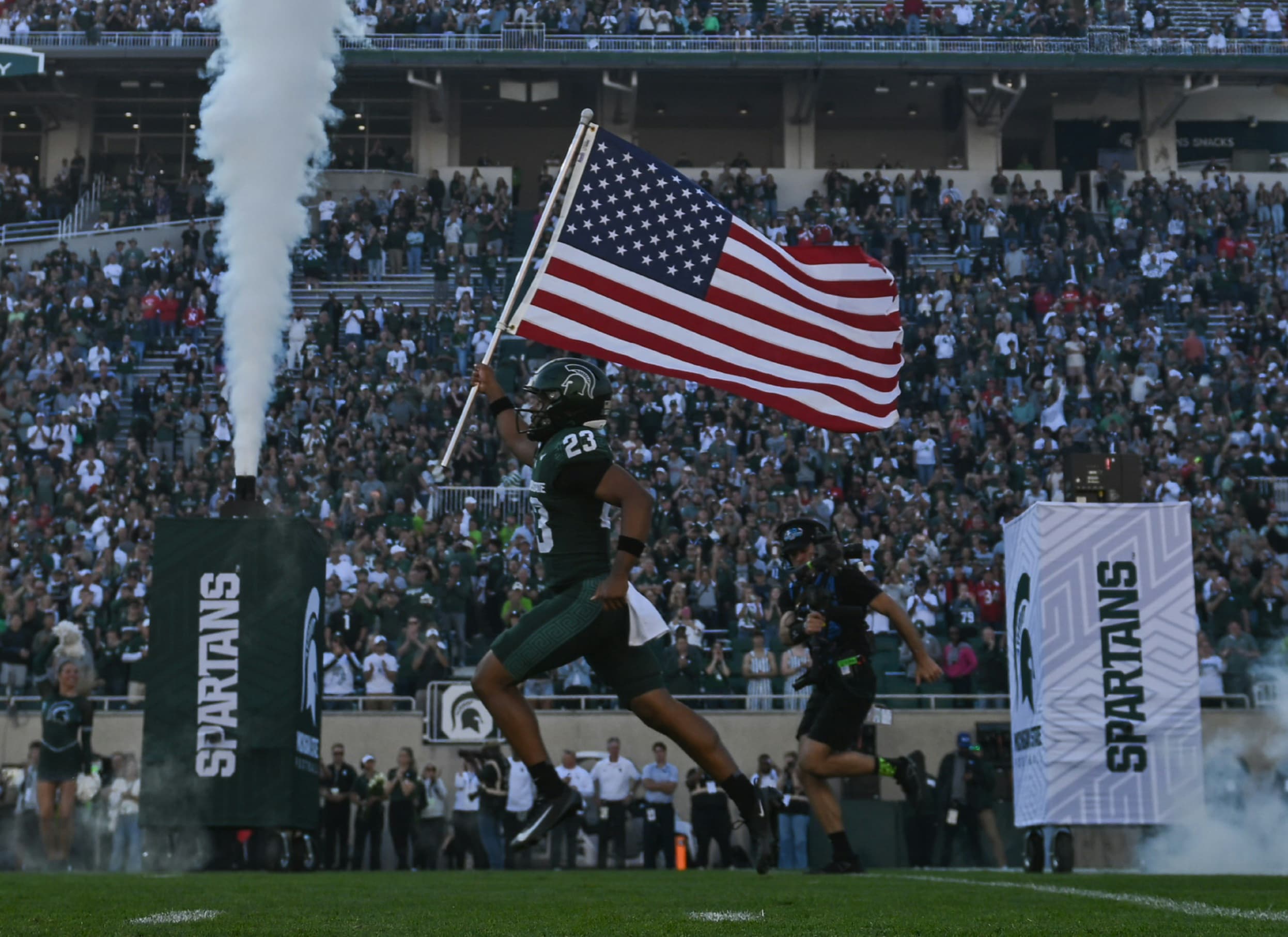 The fifth quarterback and the American flag: How Peyton Babbitt earned Pat Fitzgerald’s attention article image from Spartans Illustrated