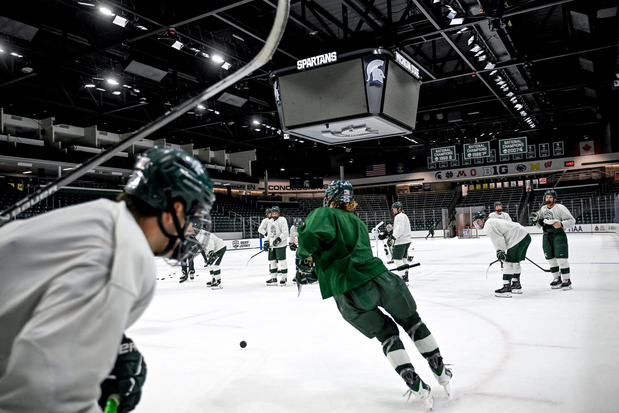Hockey Preview: New Hampshire vs. No. 2 Michigan State article image from Spartans Illustrated
